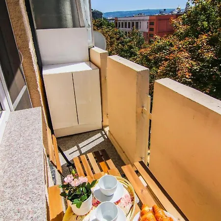 Mangusta Apartment